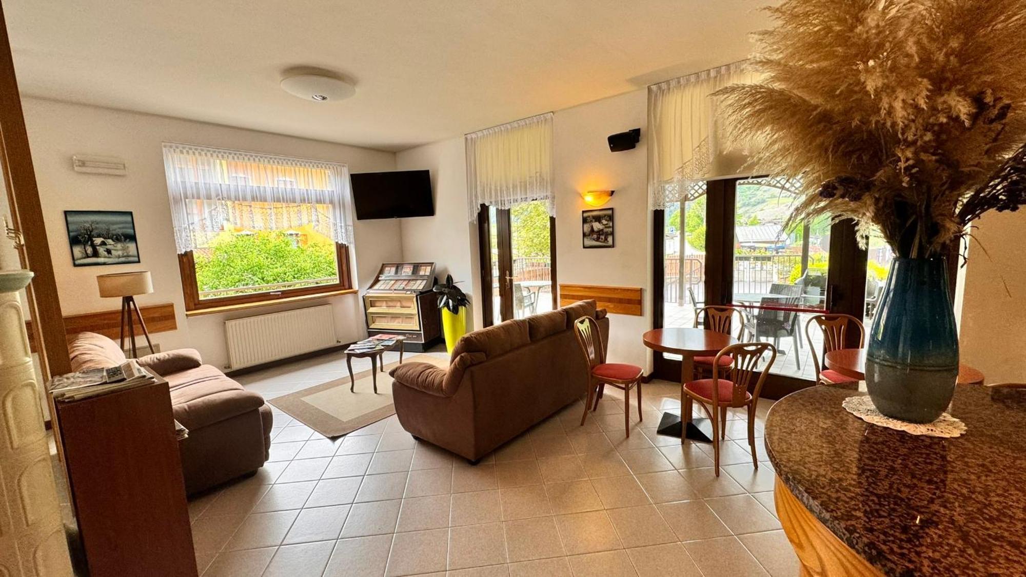 Albergo Stella Alpina Tenno Extérieur photo