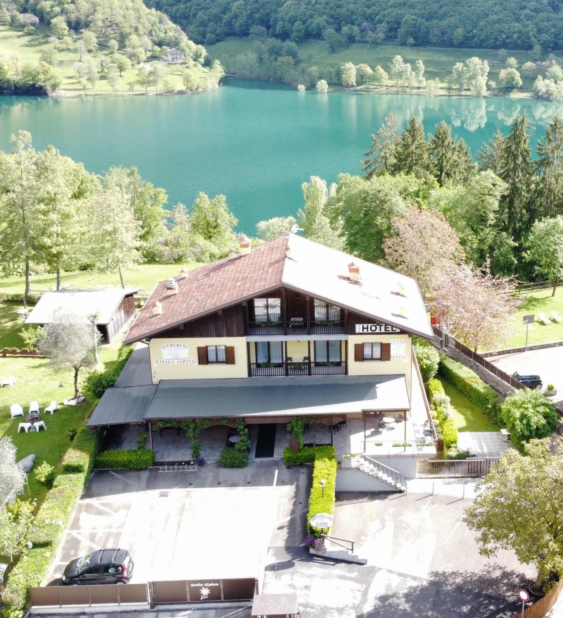 Albergo Stella Alpina Tenno Extérieur photo