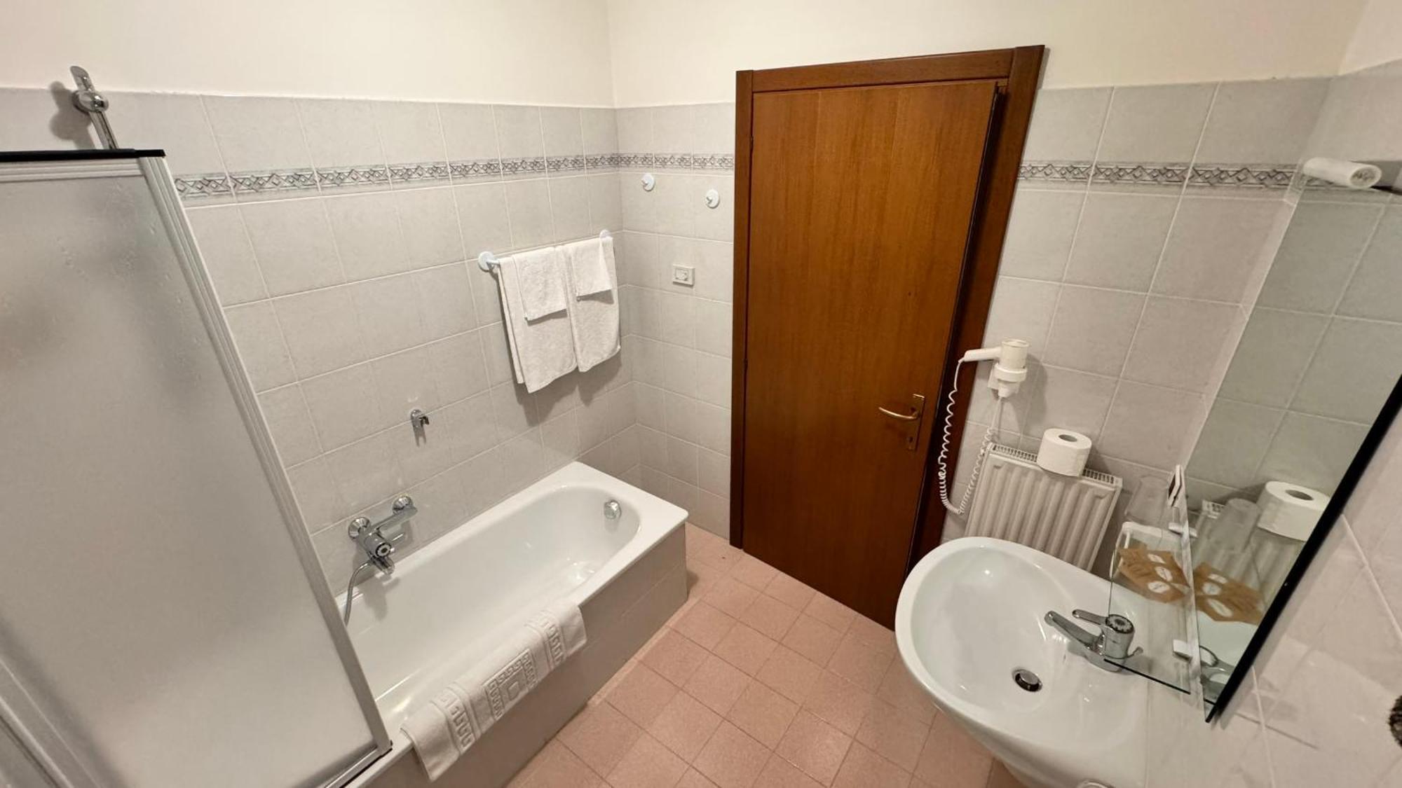 Albergo Stella Alpina Tenno Extérieur photo