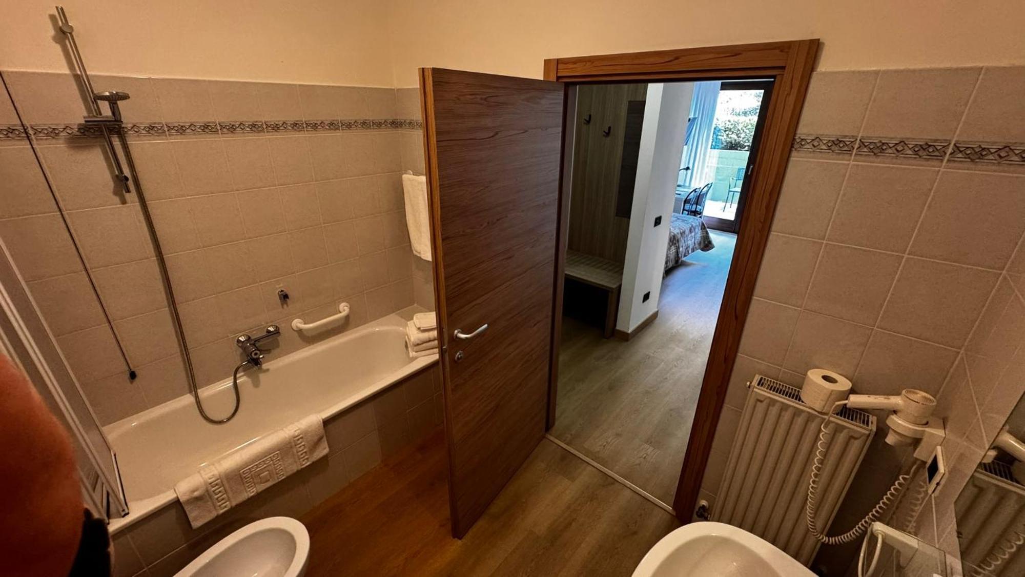 Albergo Stella Alpina Tenno Extérieur photo